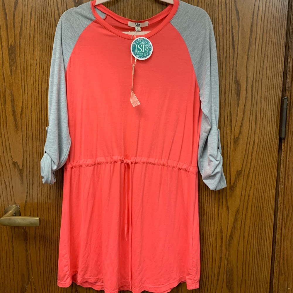 NWT YA Los Angeles large cute top